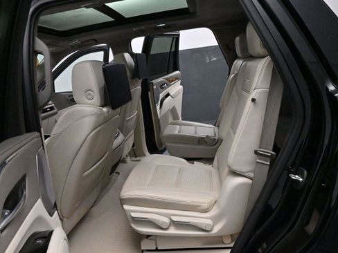 Used 2021 Cadillac Escalade Premium Luxury Platinum w/ Heavy-Duty Trailer Package image 34