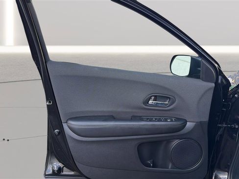 Used 2022 Honda HR-V LX image 18