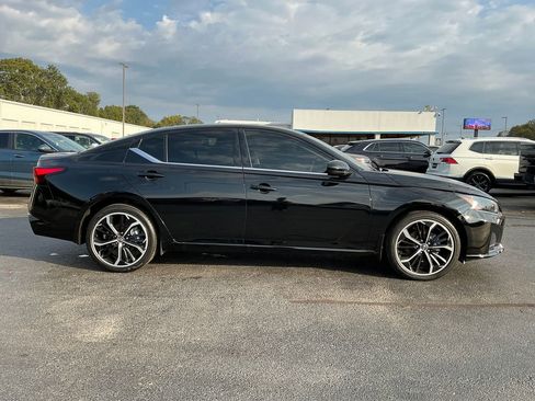 Used 2024 Nissan Altima 2.5 SR image 8