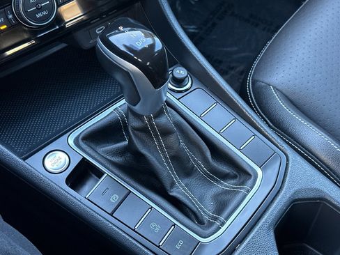 Used 2024 Volkswagen Jetta SE image 21