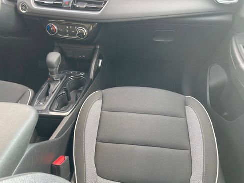 Used 2025 Chevrolet TrailBlazer LT FWD image 23