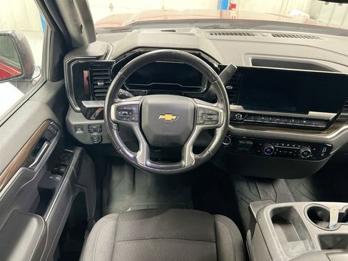 Used 2022 Chevrolet Silverado 1500 LT w/ Protection Package AWD/4WD image 11