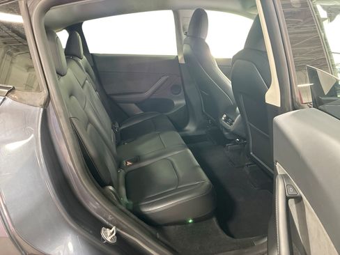 Certified 2023 Tesla Model Y Long Range AWD/4WD image 11