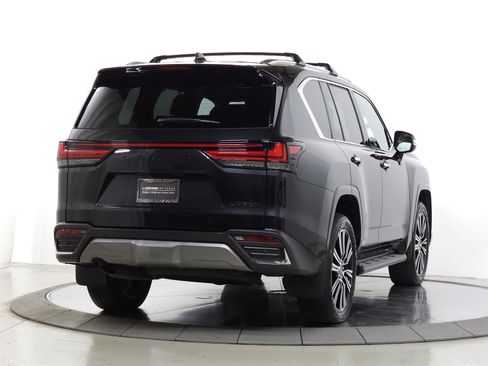 Used 2025 Lexus LX 600 4WD w/ Accessory Package (2T) image 9