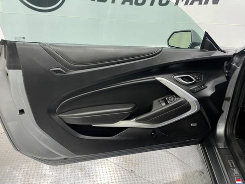 Used 2019 Chevrolet Camaro SS RWD image 12