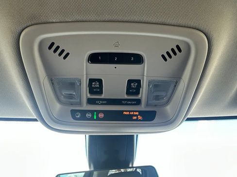 Certified 2021 Chevrolet Traverse Premier AWD/4WD image 8