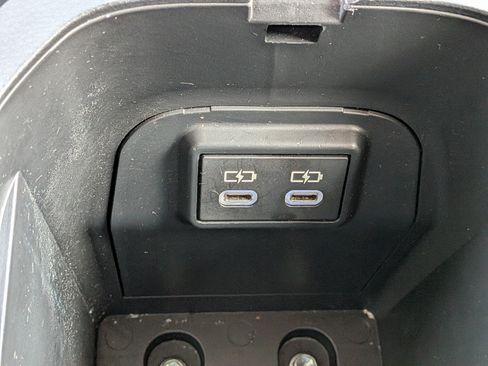 Used 2024 Toyota RAV4 XLE FWD image 32