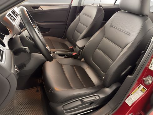 Used 2016 Volkswagen Jetta SE FWD image 5