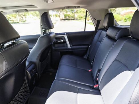 Used 2022 Toyota 4Runner Limited AWD/4WD image 21