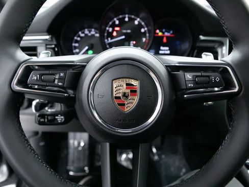 Certified 2025 Porsche Macan image 14
