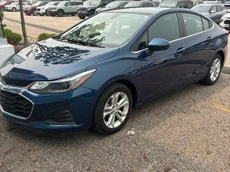 Used 2019 Chevrolet Cruze LT w/ Convenience Package FWD video 1