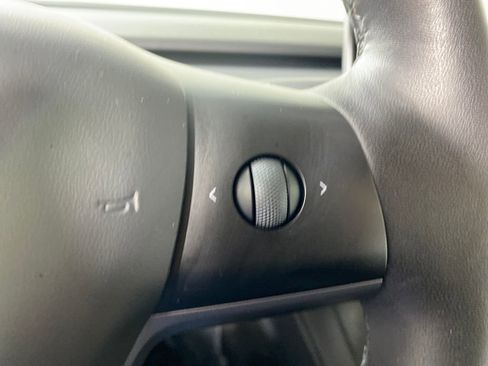 Used 2023 Tesla Model 3 Standard Range image 15