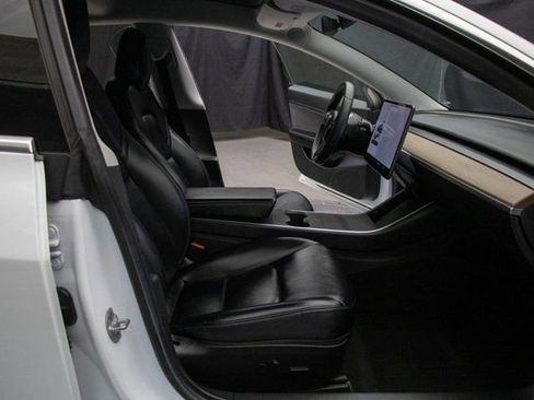 Used 2019 Tesla Model 3 Standard Range Plus image 16