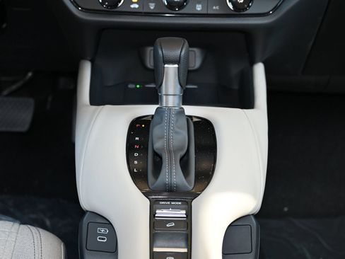New 2027 Honda HR-V LX image 23