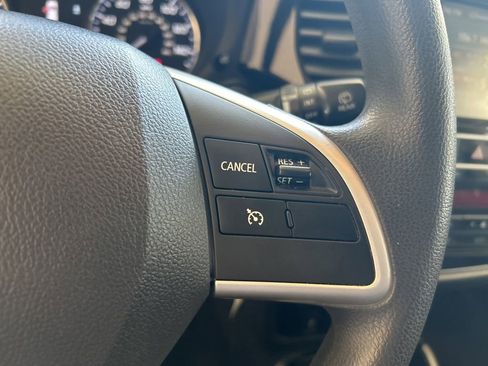 Used 2019 Mitsubishi Outlander ES image 41