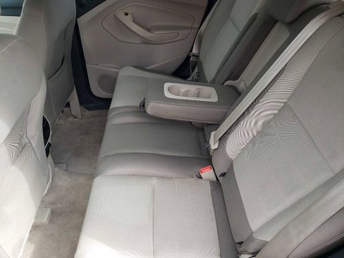 Used 2016 Ford Escape SE w/ Equipment Group 201A FWD image 23