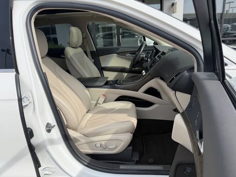 Used 2020 Lincoln Nautilus Reserve w/ Equipment Group 201A image 18