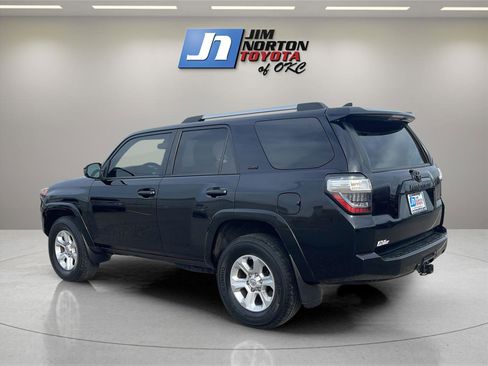 Used 2022 Toyota 4Runner SR5 image 7