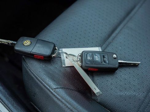 Used 2012 Volkswagen Passat 2.5 SE image 9