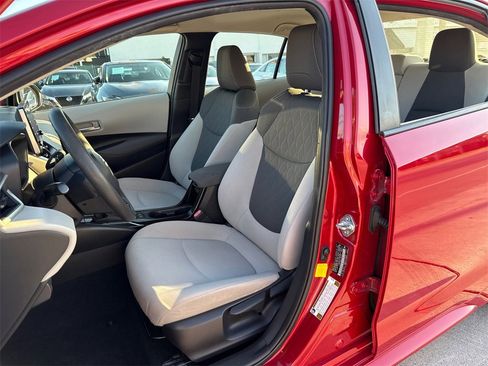 Used 2020 Toyota Corolla LE image 14