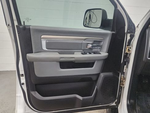 Used 2017 RAM 2500 Big Horn w/ Sport Appearance Group AWD/4WD image 9