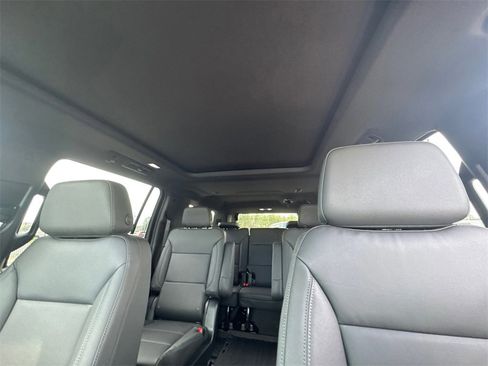 New 2026 Chevrolet Suburban Z71 image 35