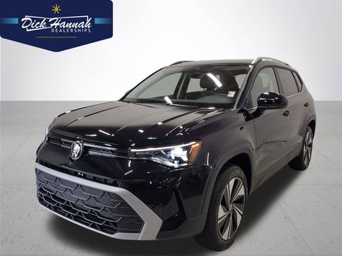 New 2026 Volkswagen Taos SE image 1