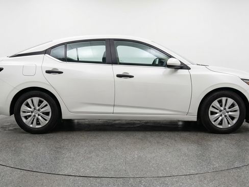 Used 2025 Nissan Sentra S FWD image 11