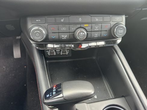 Used 2025 Dodge Durango GT AWD/4WD image 27