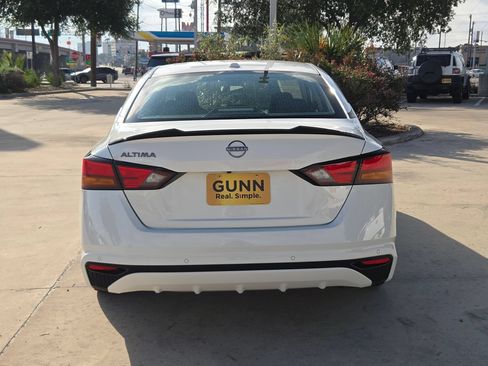 Certified 2025 Nissan Altima 2.5 S FWD image 4