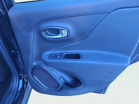 Used 2022 Jeep Renegade Latitude w/ Convenience Group image 18