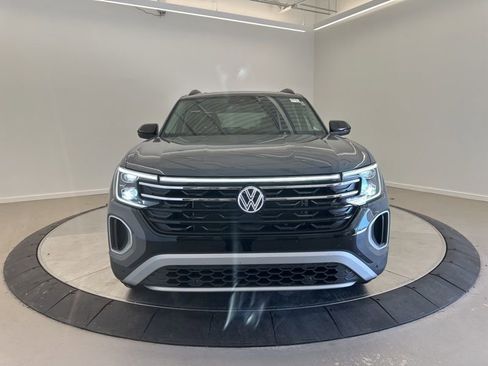 New 2026 Volkswagen Atlas Peak Edition AWD/4WD image 2
