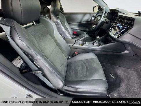 Certified 2024 Nissan Z Performance w/ Floor Mat Package RWD image 25
