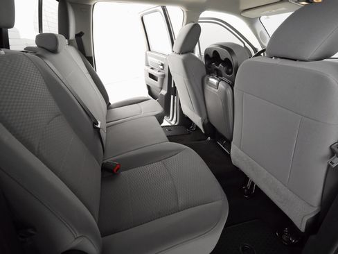 Used 2017 RAM 1500 Classic SLT w/ SLT Plus D￩cor Group image 24