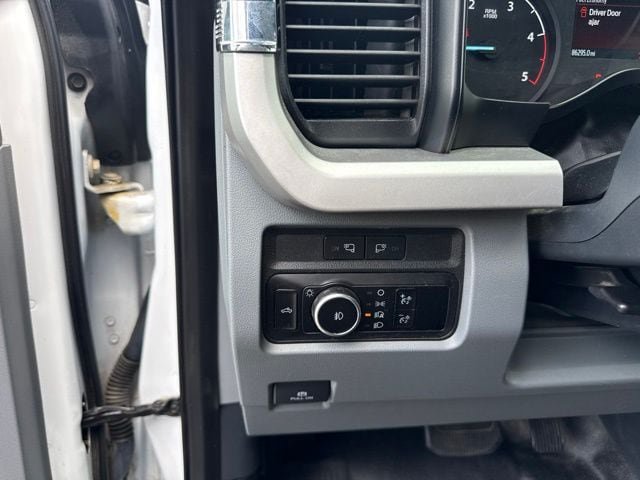 Used 2023 Ford F350 XLT AWD/4WD image 23