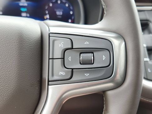 Used 2023 Chevrolet Tahoe Z71 w/ Luxury Package AWD/4WD image 21