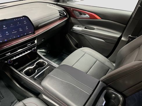Used 2026 Chevrolet Traverse Z71 w/ Driver Confidence Package AWD/4WD image 24