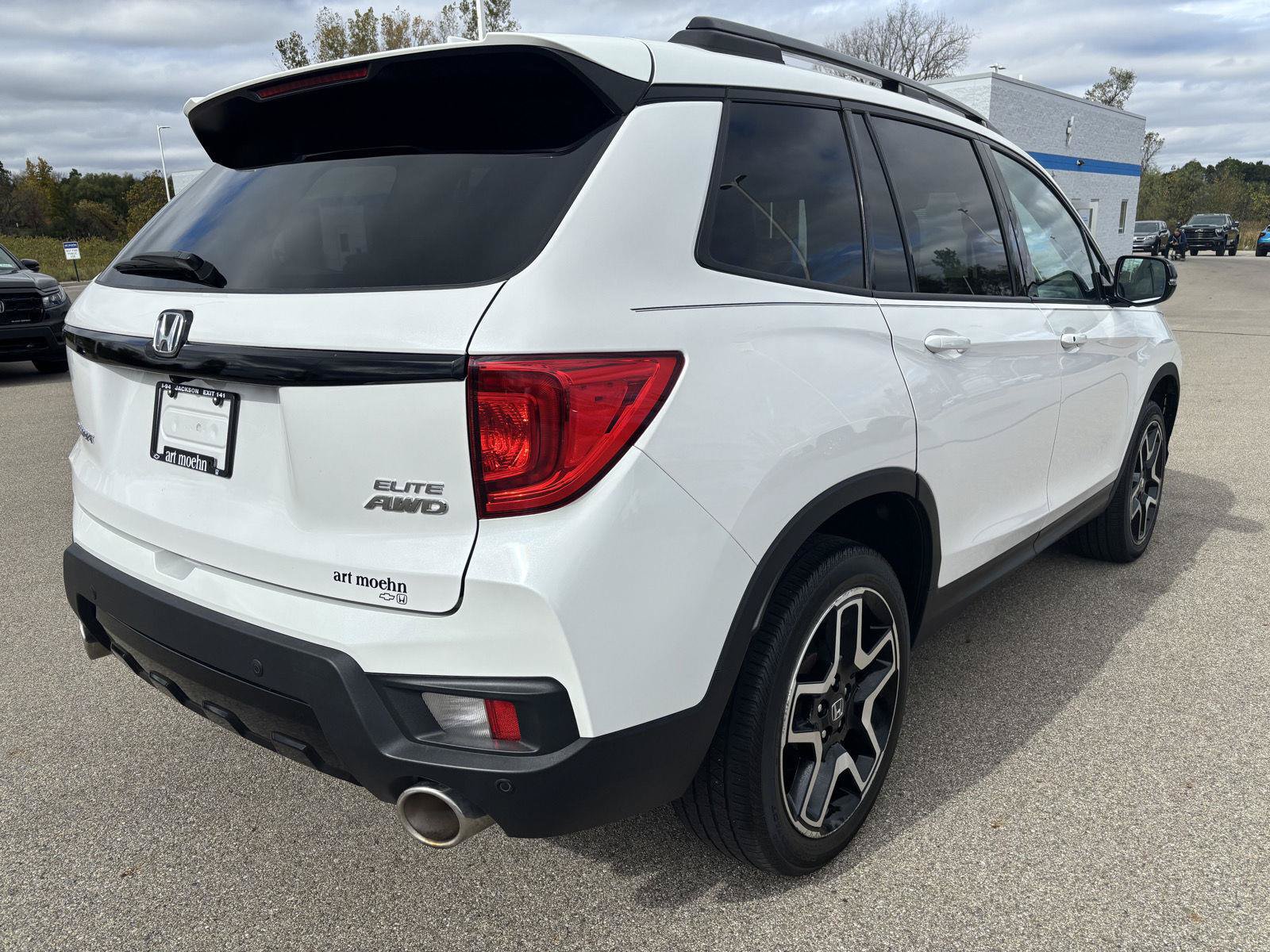 Used 2023 Honda Passport Elite image 3
