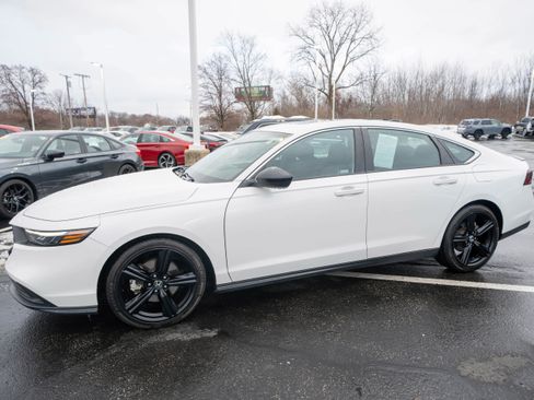 Used 2023 Honda Accord Sport image 3