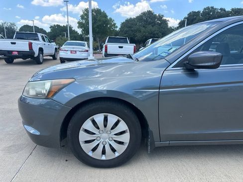 Used 2010 Honda Accord LX image 2