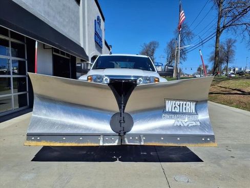 Used 2024 RAM 2500 Big Horn AWD/4WD image 3