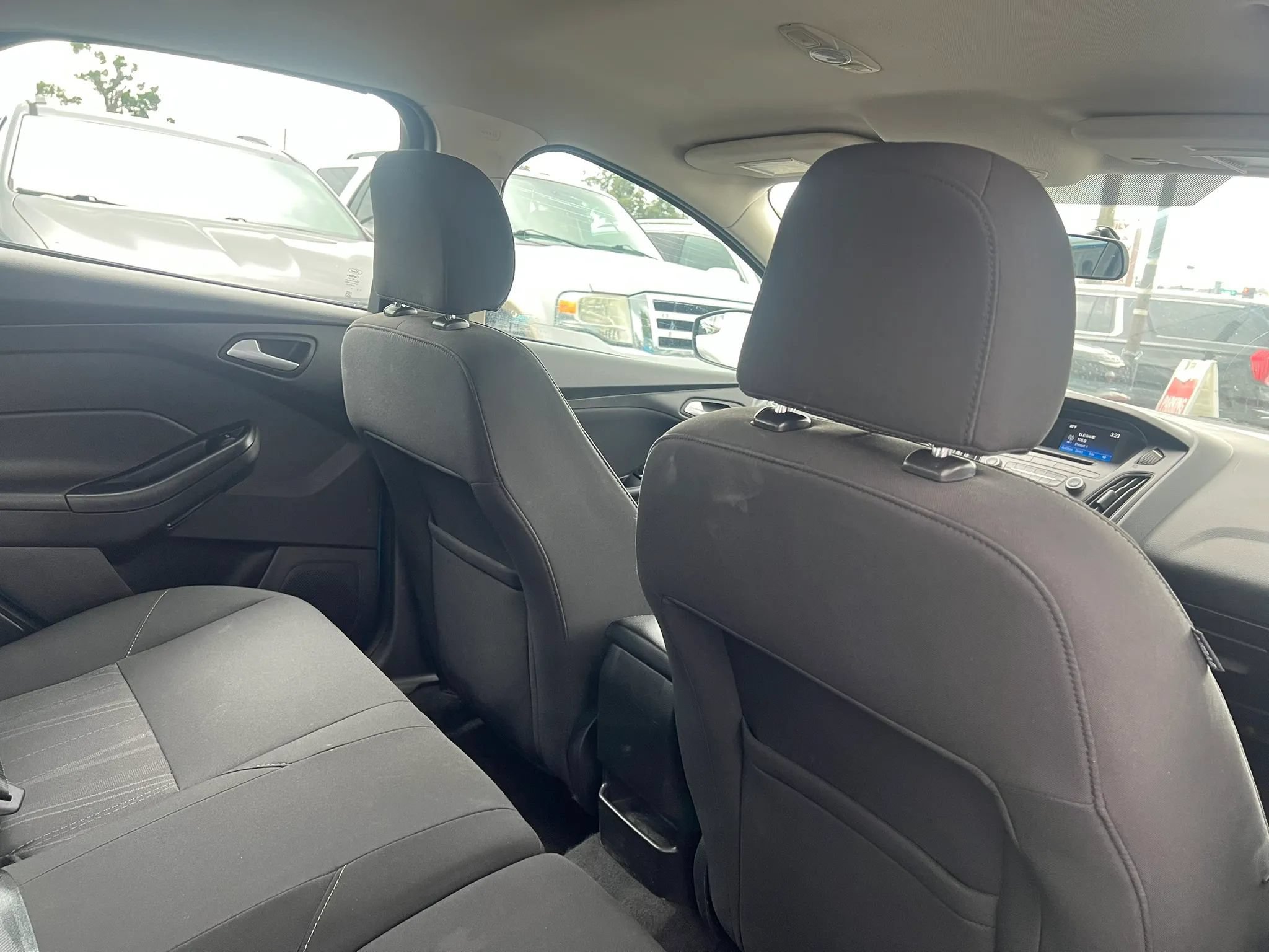 Used 2016 Ford Focus SE w/ SE Power Seat Package FWD image 13