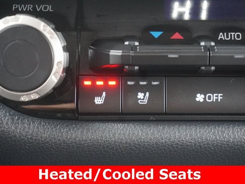 Used 2022 Toyota Tundra Limited image 9