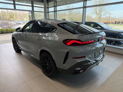New 2026 BMW X6 xDrive40i w/ Climate Comfort Package image 4