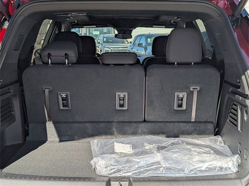 New 2026 Chevrolet Traverse LT w/ Sun and Wheel Package image 8