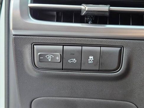 Used 2026 Hyundai Santa Cruz SE FWD image 28