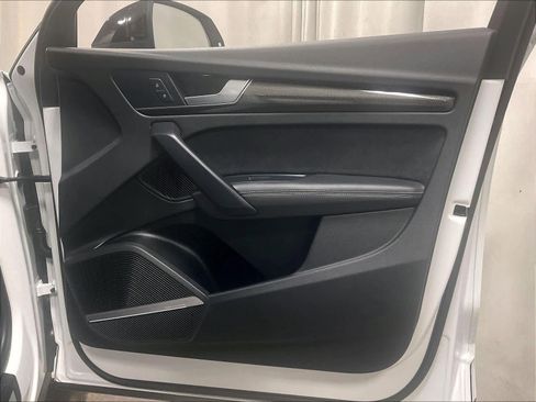 Used 2024 Audi SQ5 Prestige w/ Prestige Package image 12