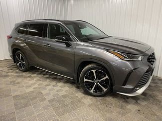 Used 2022 Toyota Highlander XSE video 1