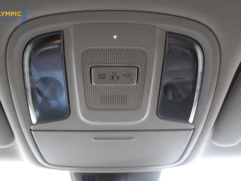 Used 2018 Kia Stinger image 32