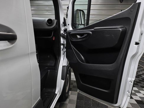 Used 2024 Mercedes-Benz Sprinter 2500 image 29
